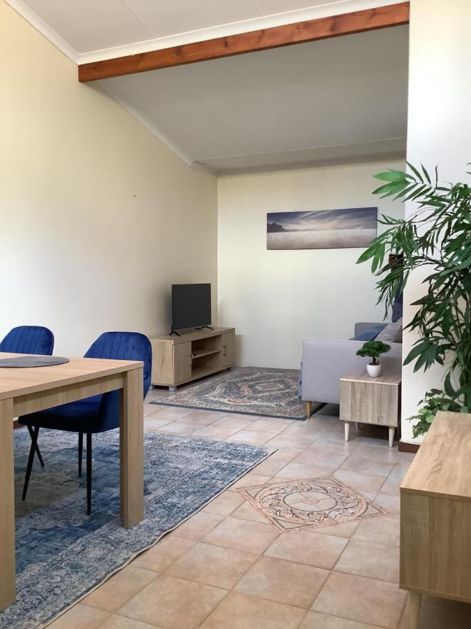 Impala Suite -Entire Unit- 2 Bedroom With 1 Ensuite Bathroom Ladysmith Kültér fotó